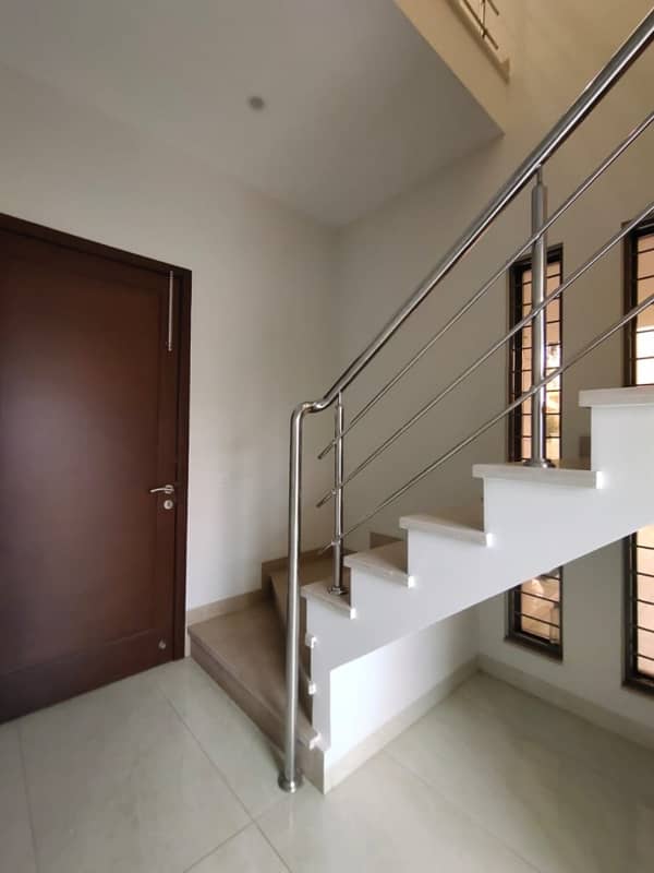 Spacious 1 Kanal Upper Portion for Rent in DHA Phase 3 Prime Location! 6