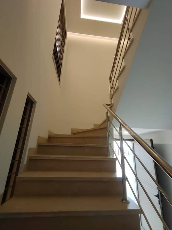 Spacious 1 Kanal Upper Portion for Rent in DHA Phase 3 Prime Location! 10