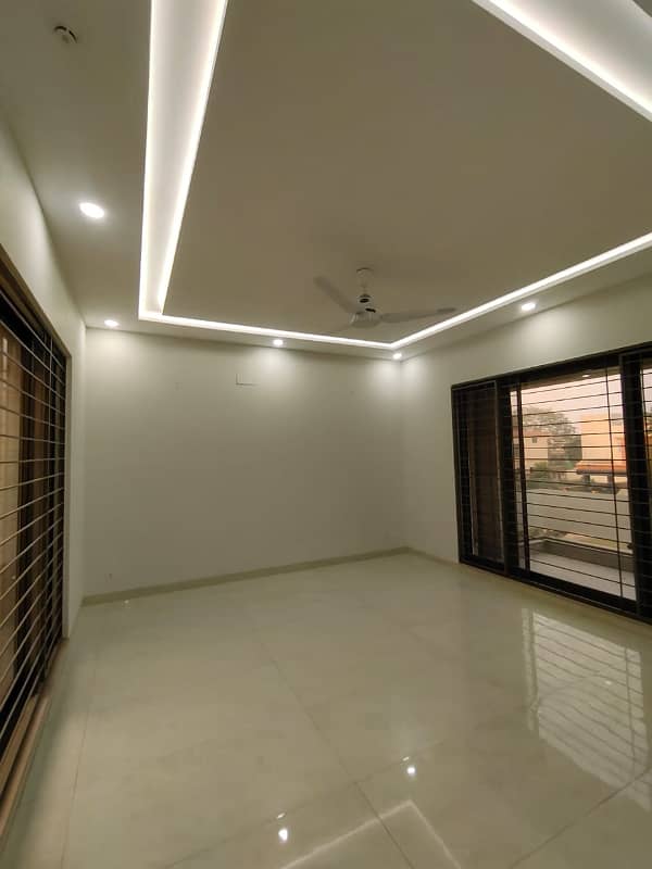 Spacious 1 Kanal Upper Portion for Rent in DHA Phase 3 Prime Location! 11