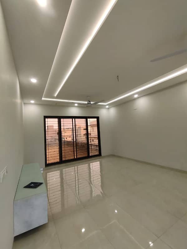 Spacious 1 Kanal Upper Portion for Rent in DHA Phase 3 Prime Location! 20
