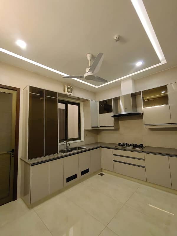 Spacious 1 Kanal Upper Portion for Rent in DHA Phase 3 Prime Location! 22