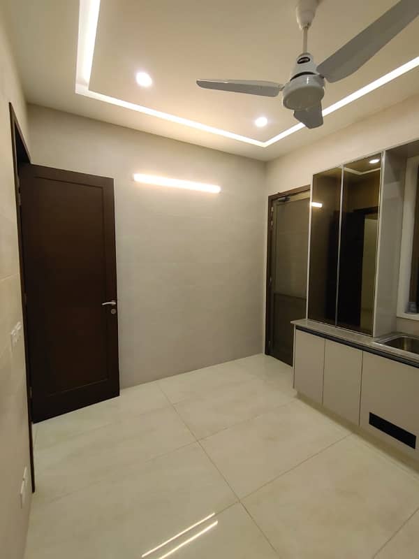 Spacious 1 Kanal Upper Portion for Rent in DHA Phase 3 Prime Location! 26