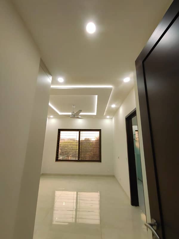 Spacious 1 Kanal Upper Portion for Rent in DHA Phase 3 Prime Location! 29