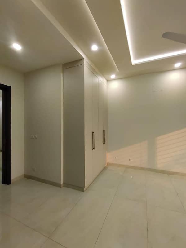 Spacious 1 Kanal Upper Portion for Rent in DHA Phase 3 Prime Location! 33