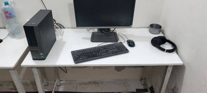 Office Chairs & Tables 0