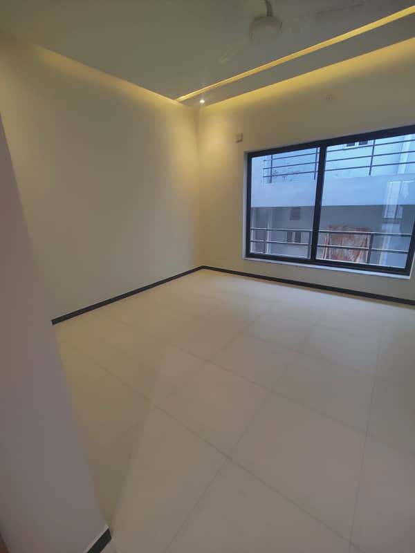 5 Marla single Unit Villa Available. For Sale 2