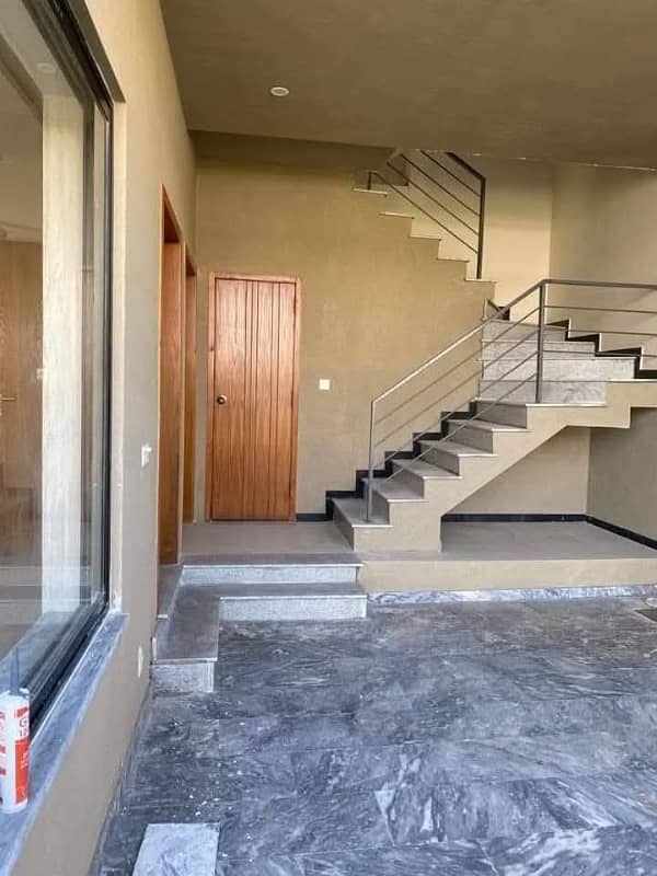 5 Marla single Unit Villa Available. For Sale 12
