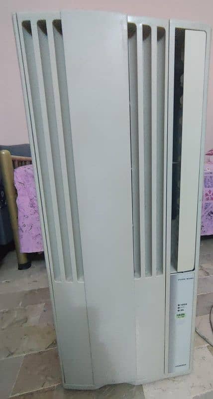 Corona 110 window AC with inverter & wooden Frame 0