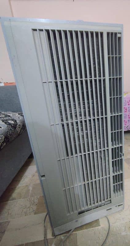 Corona 110 window AC with inverter & wooden Frame 2