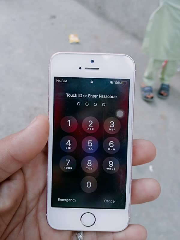 iPhone se 1st gen and original airbuds pro exchange possible 2