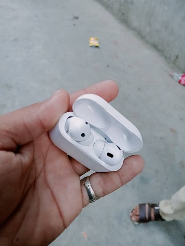 iPhone se 1st gen and original airbuds pro exchange possible 5
