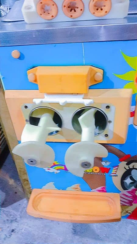 ice cream machine 8
