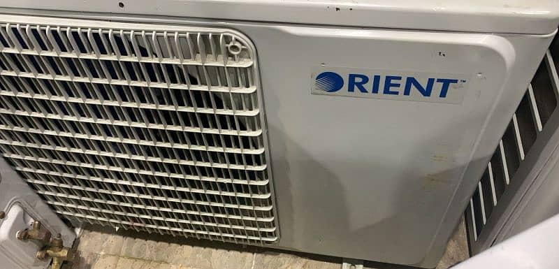 DC inverter het and cool location Peshawar mobile number 03149095835 3