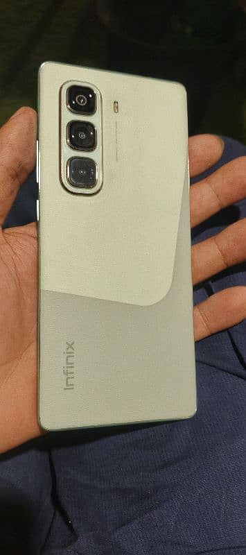 Infinix Hot 50 pro plus 8 256 Pta proved with box and charger 0