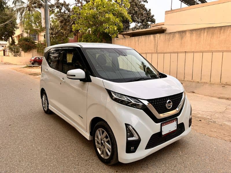 Nissan Dayz Highway Star hybrid 22/24 Reg 0