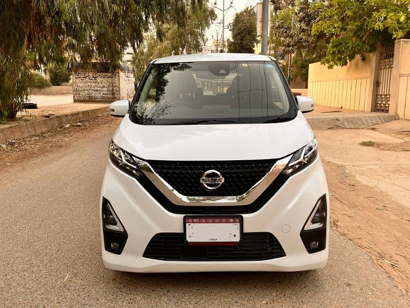 Nissan Dayz Highway Star hybrid 22/24 Reg 2