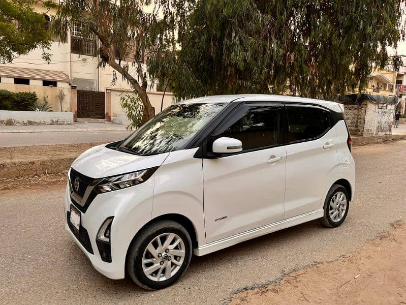 Nissan Dayz Highway Star hybrid 22/24 Reg 4