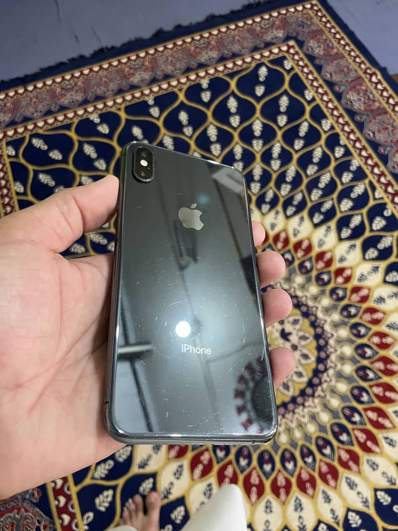 Xs Max 256gb 78 health factory unlock. 0