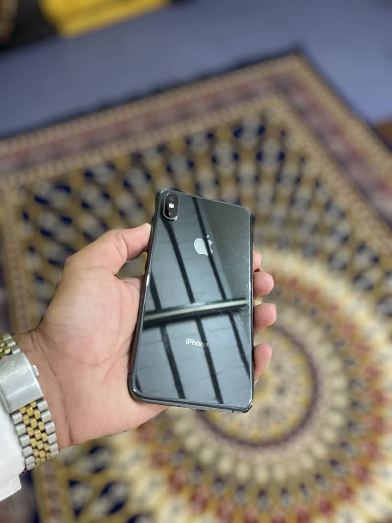 Xs Max 256gb 78 health factory unlock. 2
