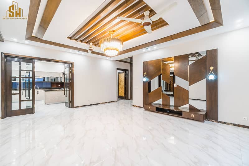 Beautiful Designed 1 Kanal Modern House For Sale In DHA Phase 7 10