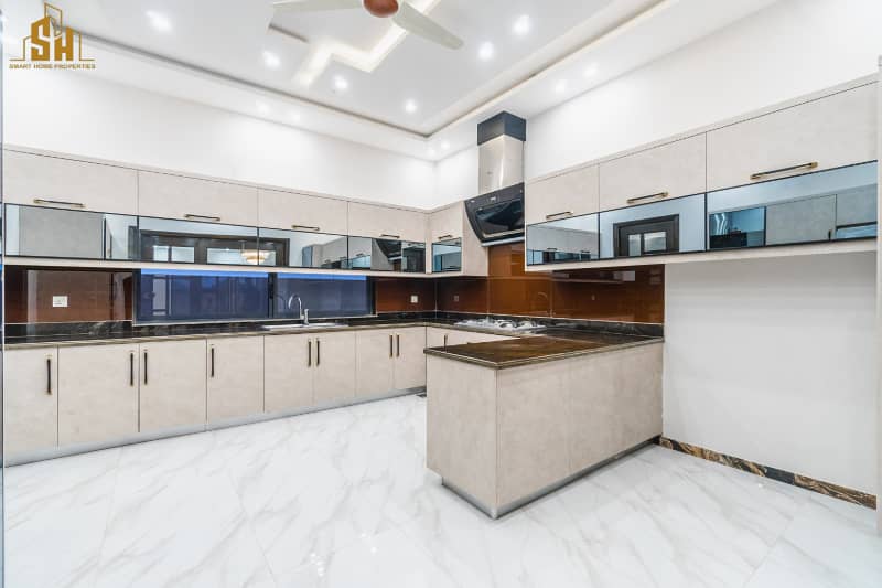 Beautiful Designed 1 Kanal Modern House For Sale In DHA Phase 7 11