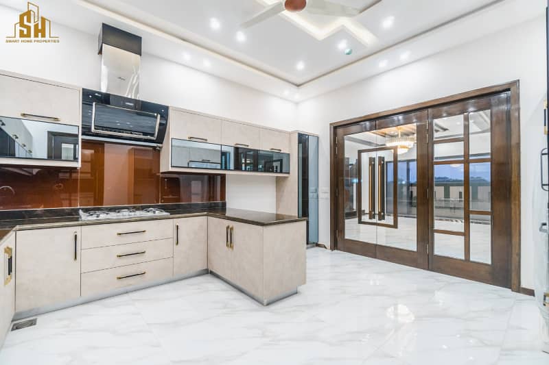 Beautiful Designed 1 Kanal Modern House For Sale In DHA Phase 7 13