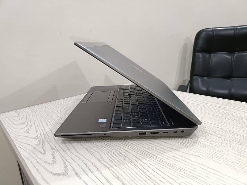 Hp Zbook 15 g5 core i7 8th gen hexacore (i7-8850H) 4gb Nvidia 15.6 4k 8