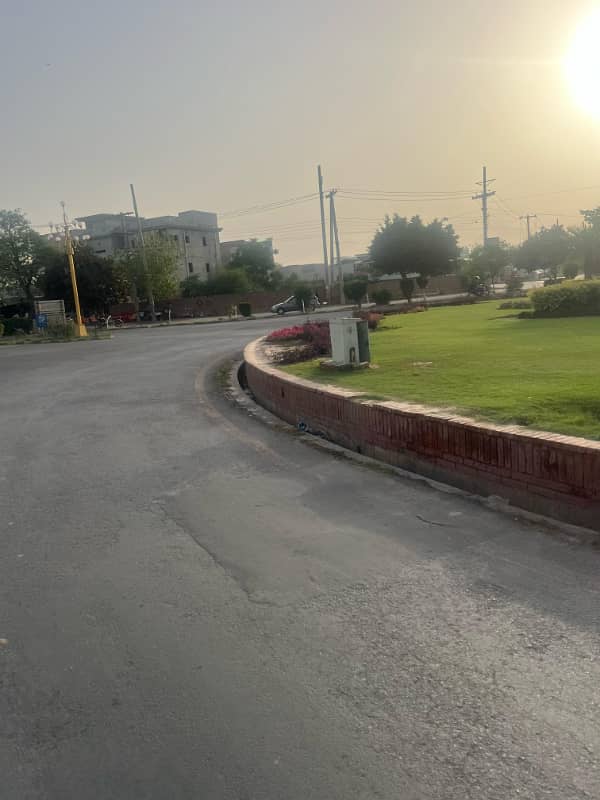 Pair of 8 Marla Residential Plots for Sale IEP Engineers Town Block D2 Corner & Non-Corner Available 4