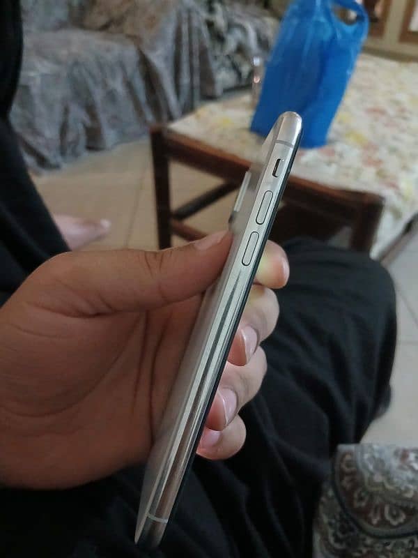 I phone X 64 Gb Non pta Battery health 72% 1