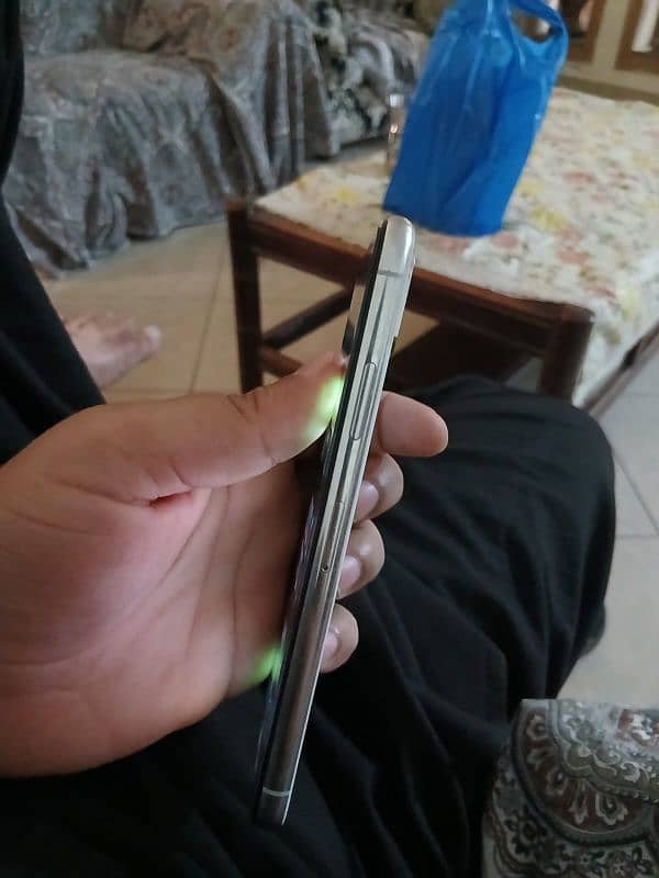 I phone X 64 Gb Non pta Battery health 72% 2