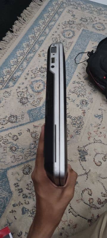 Dell Latitude E6520 with Charger 4