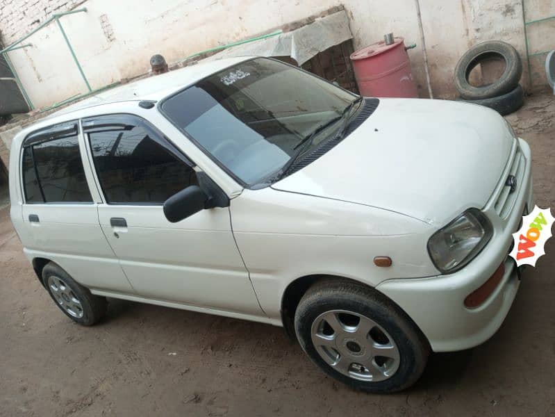 Daihatsu Cuore 2012 4