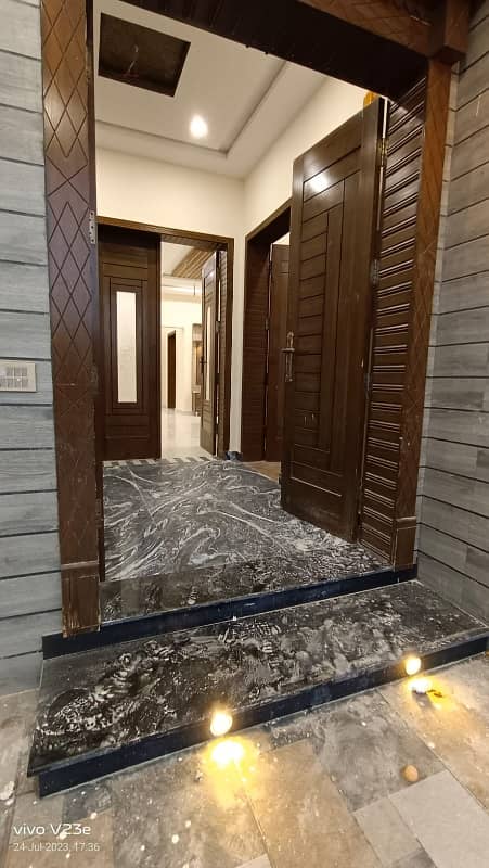 10 Marla Brand New House Available For Rent In Royal Orchard Multan 3