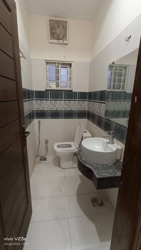 10 Marla Brand New House Available For Rent In Royal Orchard Multan 6