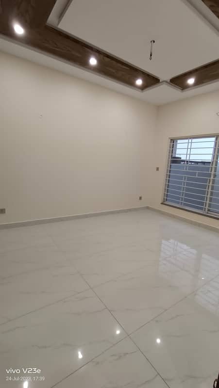 10 Marla Brand New House Available For Rent In Royal Orchard Multan 10