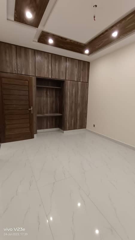 10 Marla Brand New House Available For Rent In Royal Orchard Multan 11