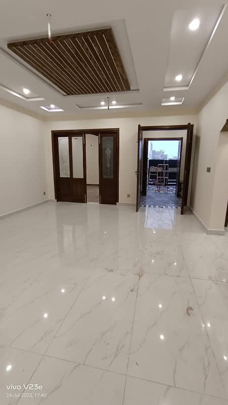 10 Marla Brand New House Available For Rent In Royal Orchard Multan 16