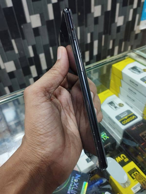 One Plus 6t ( Read Add ) 4