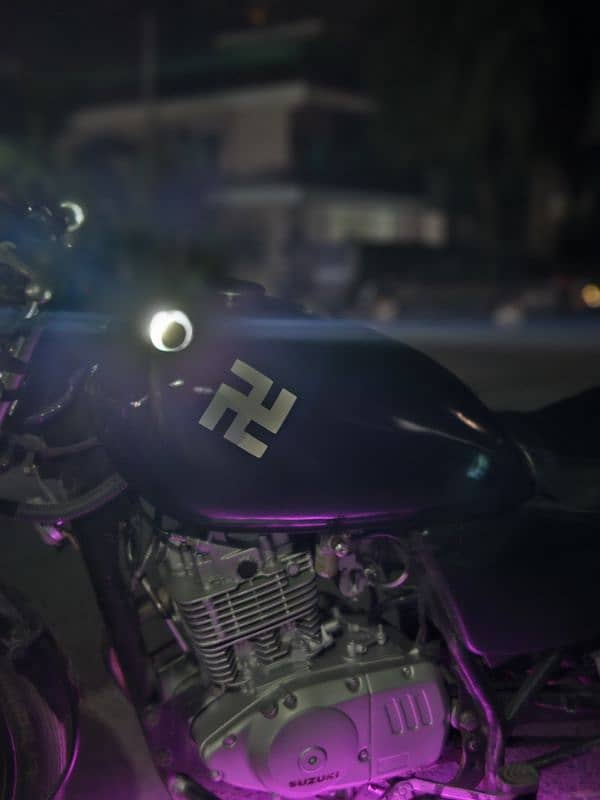 Suzuki  gs 150 cafe racer 13