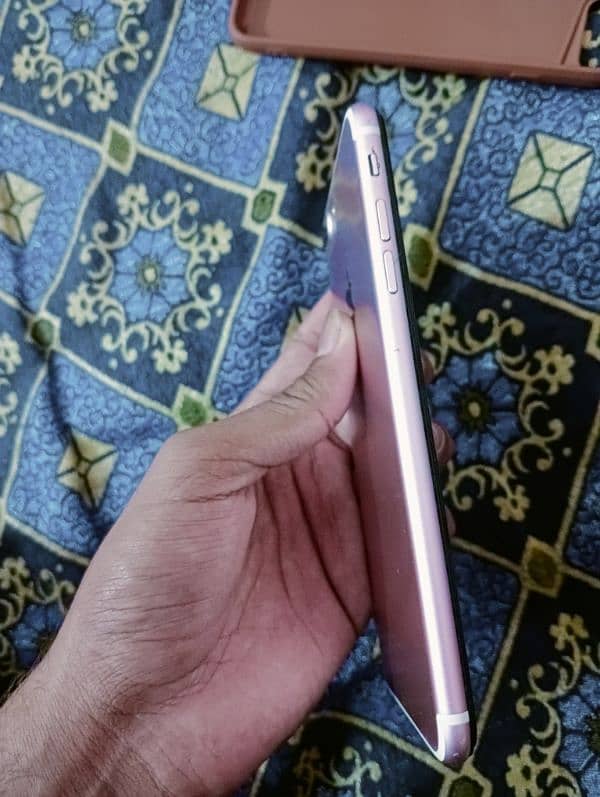 7+ 128gb . fingr theek Sy Ni chlta 4