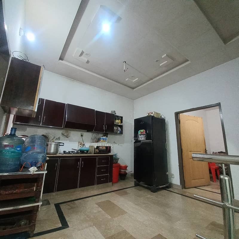 Dubai Real Estate Offer 2.75 Marla Half Triple Storey Owner Build House For Sale 4