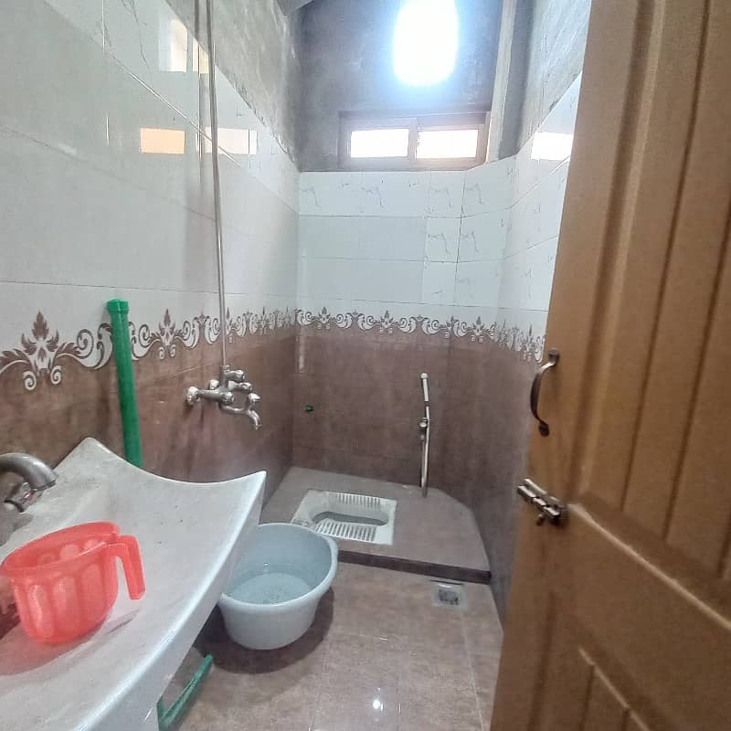Dubai Real Estate Offer 2.75 Marla Half Triple Storey Owner Build House For Sale 7