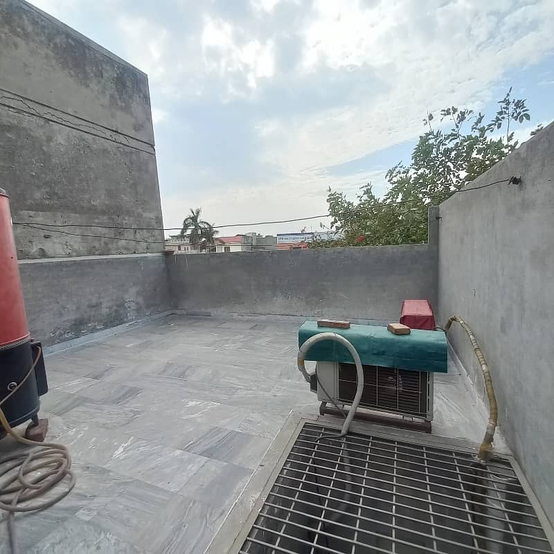 Dubai Real Estate Offer 2.75 Marla Half Triple Storey Owner Build House For Sale 9