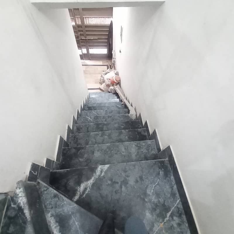 Dubai Real Estate Offer 2.75 Marla Half Triple Storey Owner Build House For Sale 13