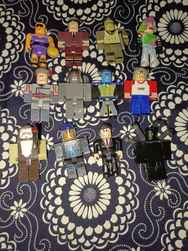 roblox figures 17