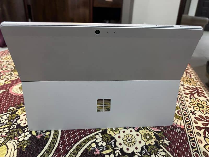 Microsoft Surface pro 5 i5 7th generation 2