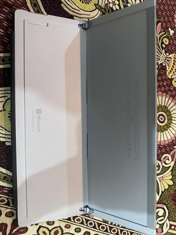 Microsoft Surface pro 5 i5 7th generation 4