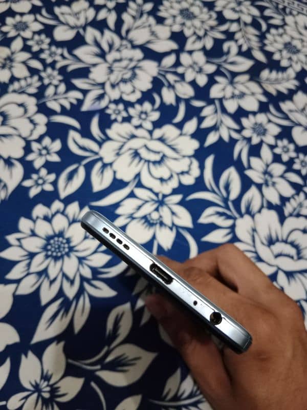 vivo y33s only mobile without box and charger 10by10 condition 2