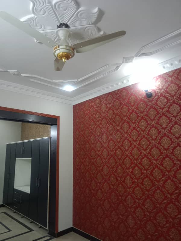 Lakhan road quadeazam clony Iqbal market ky nazdeek location 7