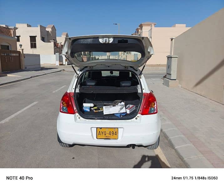 Suzuki Swift 2012 in mint condition. . ! 2